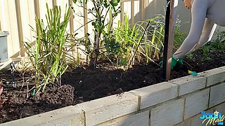 Gardening Thai Hotwife Sneaky Masturbation