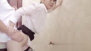 Chinese get fuck by her boss in restroom