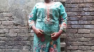 Young Desi Bengali Girl Shower Solo - Homemade HD Teen Sex