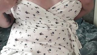 Mature Wife Masturbates Pussy on Camera