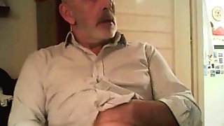 Mature Amateur Bear Daddy Cums