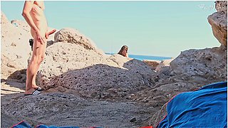 Handjob Slut Beach: Dickflash For A Slutty Little Bitch And She Cant Resist To Make Me Cum