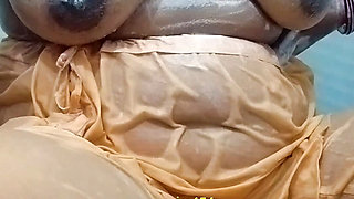 Desi Indian saira aunty Bathing, Indian women Bath, Housewife Bathing and Washing Her Tight Pussy with Soap