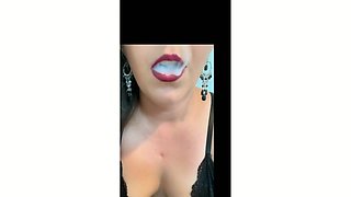 Sexy Latina Vapes in Black