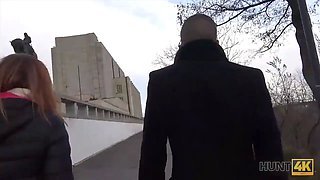 Hunt4k. a la pelirroja le gusta dar sexo por dinero frente a su novio