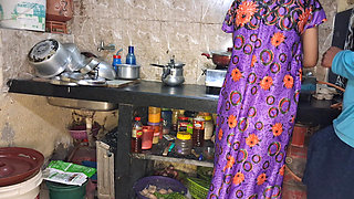 Indian Desi Village Bhabhi And Devar Hard Fucking In Kitchen xxx video,Hot Beautiful Bhabhi Devar Sex Viral Video