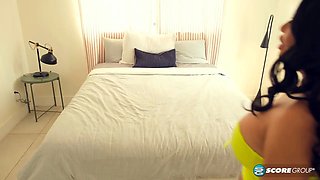 Filipina MILF Krystal Davis takes the masseuse's cock in her ass