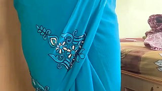 Saree wearing hot sexy Chennai aunty