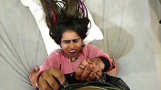 Stepbrother Ne Bed Par Handjob Karna Shikhaya