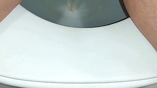 I went to the bathroom to pee but decided to jerk off, hot milf masturbation