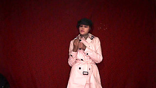 Diva del Tubo drives you crazy with her festival of nylon