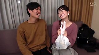 小顔スレンダー美女がナンパハメ撮りエッチで強引にバイブ挿入されて濡れ濡れ