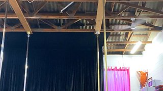 Amateur Foot Fetish Girlfriend Sucks and gives a Footjob