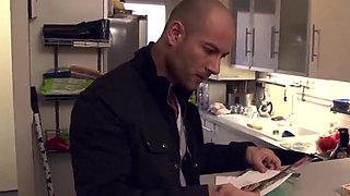 beurette en hijab baisée par son patron