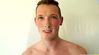 Muscled twunk doggystyled by hunk