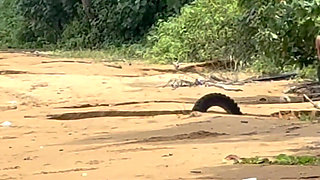 Homemade Accidental Sex - Handjob and Cumshot on Public Beach