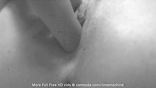 Amateur Housewife Fingers Herself To Massive Climax
