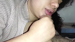 HANDJOB, BLOWJOB AND EXTREME LICKING, delicious slut destroying the cock with all her horniness