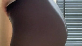 Shaking Your Butt in Tights