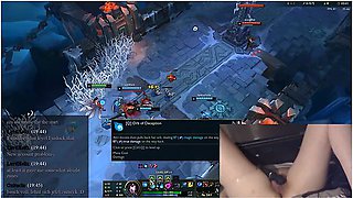 Gamer Girl And Deutsche Amateure In Egirl Masturbates While Playing League Of Legends