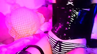 Sexy hottie Anetta Keys enjoys a solo toy masturbation