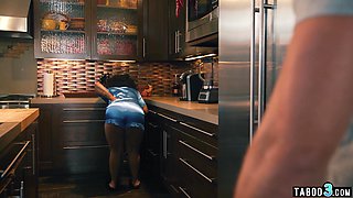 Pregnant ebony mom craving for a knob