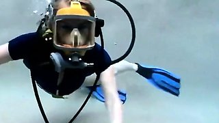 Leah Wilde FFM scuba masturbation