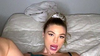 Piss fetish WAM gal solo toys