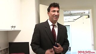 Guy Ass Fucking Neighbors Stepdaughter - Petite Blonde, Ashlynn Leigh And Marco Banderas