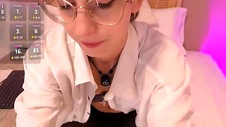 Hot amateur blonde pregnant toying her pussy solo