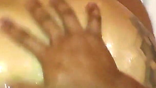 Me Follo a Mi Novia Culona En El Hotel Con Mucho Aceite