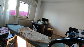 Amateur wife doing housework naked.