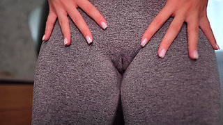 Cameltoe Fetish in Yoga Pants Part 1