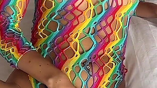 Boss's Daughter Tries to Seduce Employee at Villa Before Interview