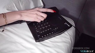 Clea Gaultier Se Folla Al Masajista Del Hotel