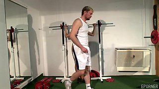 Sporty MILF amazing sex video