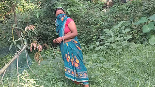 Desi Bhabhi Calls For Hot Handjob - Homemade Indian Stepmom Cheating