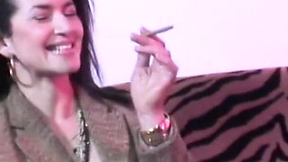 Lusty brunette mature bitch can handle three stiff tools in her fuck holes