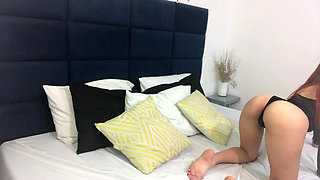 My beautiful girlfriend sends me a video showing me her tits.