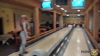 Hunt4k. stranger promises a pile of cash for sultry porn in bar