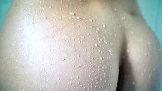 Cute amateur brunette naughty in solo jerking show on camera