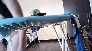 Amateur wife doing housework naked.