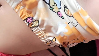 INDIAN GIRL TOUCHES HER PUSSY WITH STEPDAD