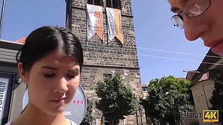 Madelina Dee In Sur La Encantadora Morena Le Pregunta