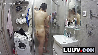 LUUV. Tattooed Alice joins her boyfriend in the shower. The webcam is on