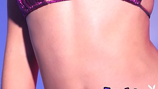 Teenager blond reveals her special talent