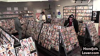 Nasty babe pleasis 2 hard dicks