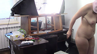 Sexy wife does housework naked. Brunette hairy pussy, big ass, big tits. Sexy mom massages herself on vibrator.