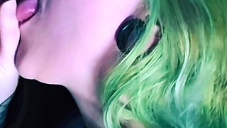 Elizabethhunny's First Gloryhole Experience
