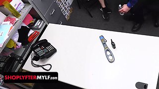 Tatted milf with pointy nipps Violet Monroe gets dirty sperm on her stolen glasses - shoplyfter mylf